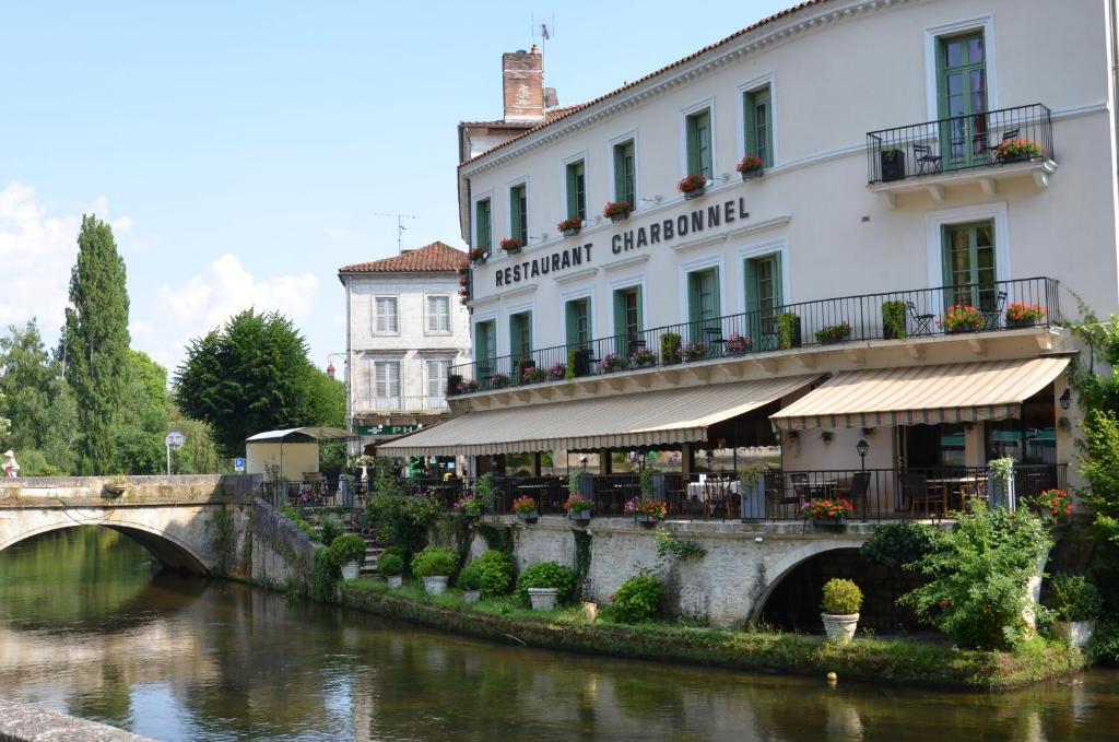 Hotel Restaurant Charbonnel Brantôme Esterno foto